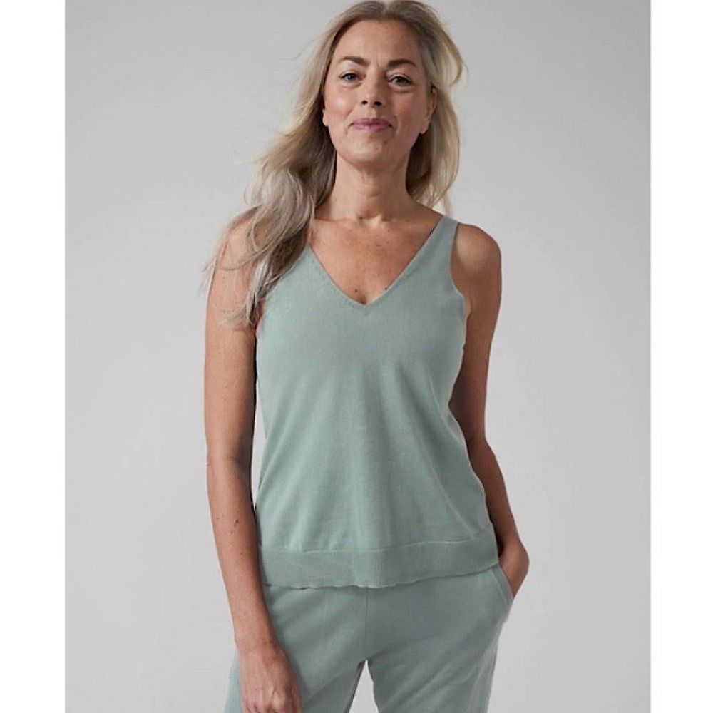 Athleta Daydream Sweater Sleep Tank